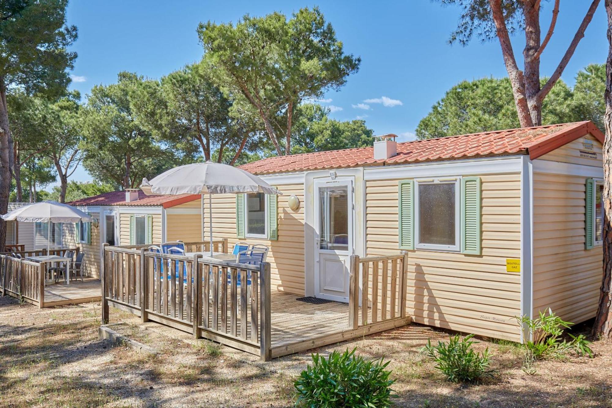 Domaine Residentiel De Plein Air Odalys La Pinede Agde Bagian luar foto