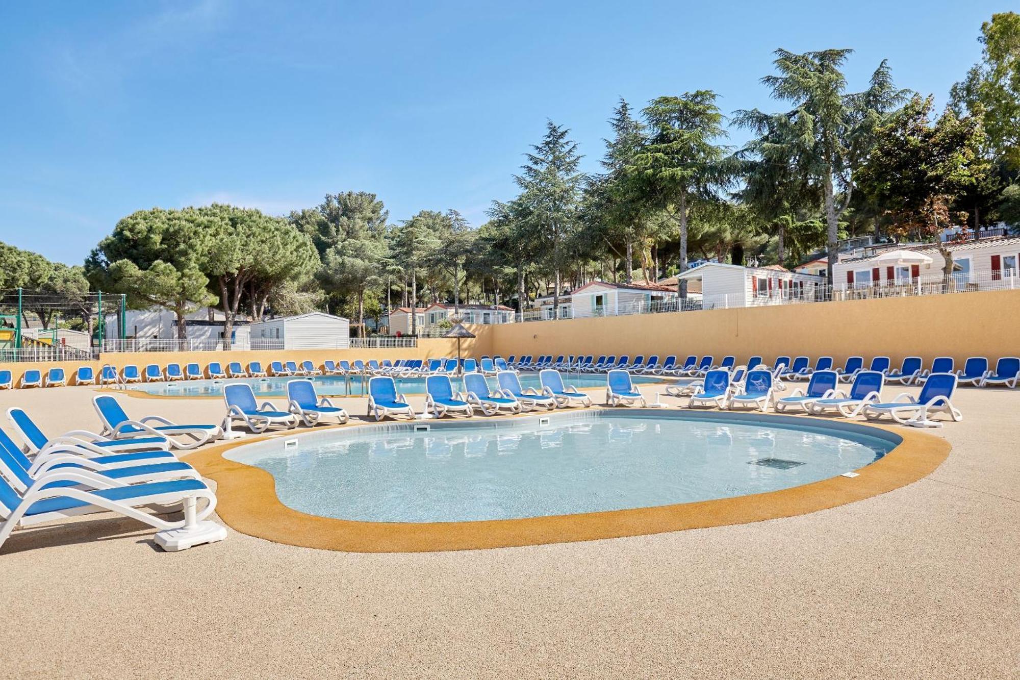Domaine Residentiel De Plein Air Odalys La Pinede Agde Bagian luar foto